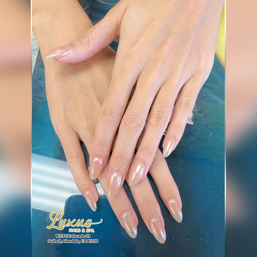 Christmas Nails That Sparkle All Season at Luxus Nail Spa